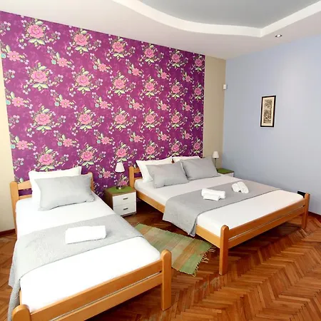Sneki Apartment